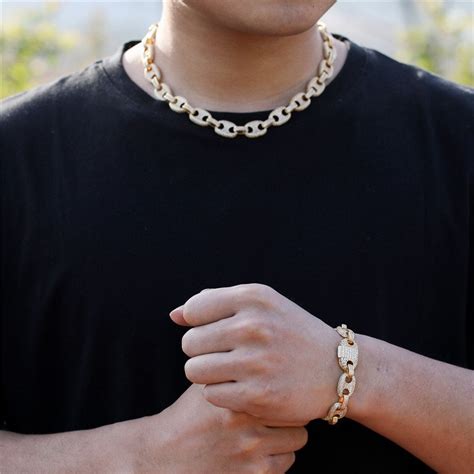 gucci 18k gold chain|Gucci cuban link chain.